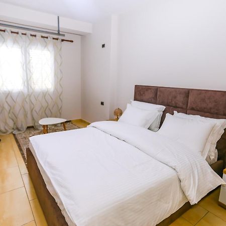Viatirana By Shqiptrip Apartment Bagian luar foto